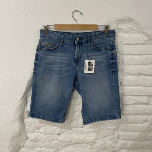 BERMUDA VAQUERA CALVIN KLEIN