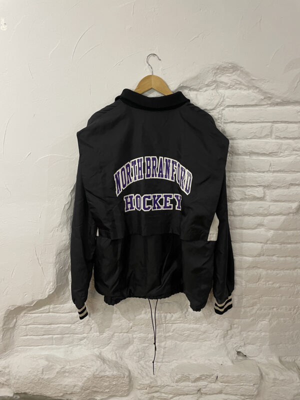 CHAQUETA GRÁFICA ESTILO CORTAVIENTOS - Imagen 3