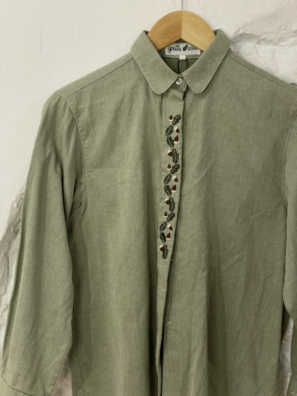 BLUSA DETALLE BORDADO BELLOTAS - Imagen 2