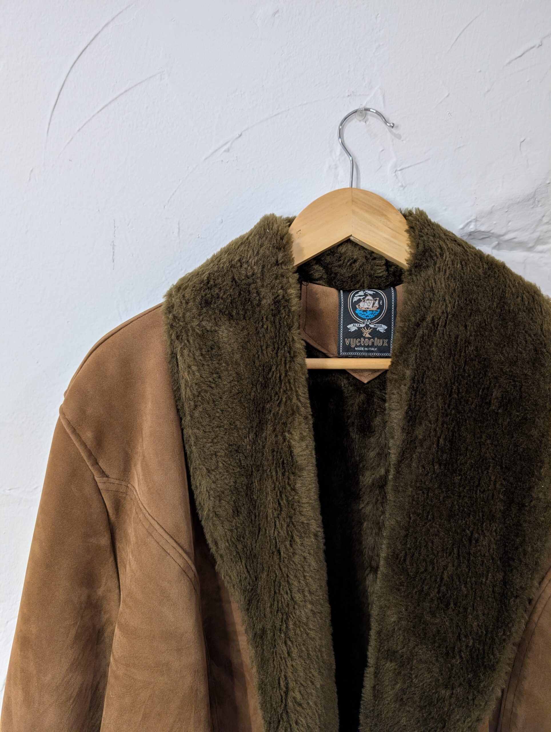 ABRIGO DE ANTE CON SOLAPAS DE PELO - Imagen 2