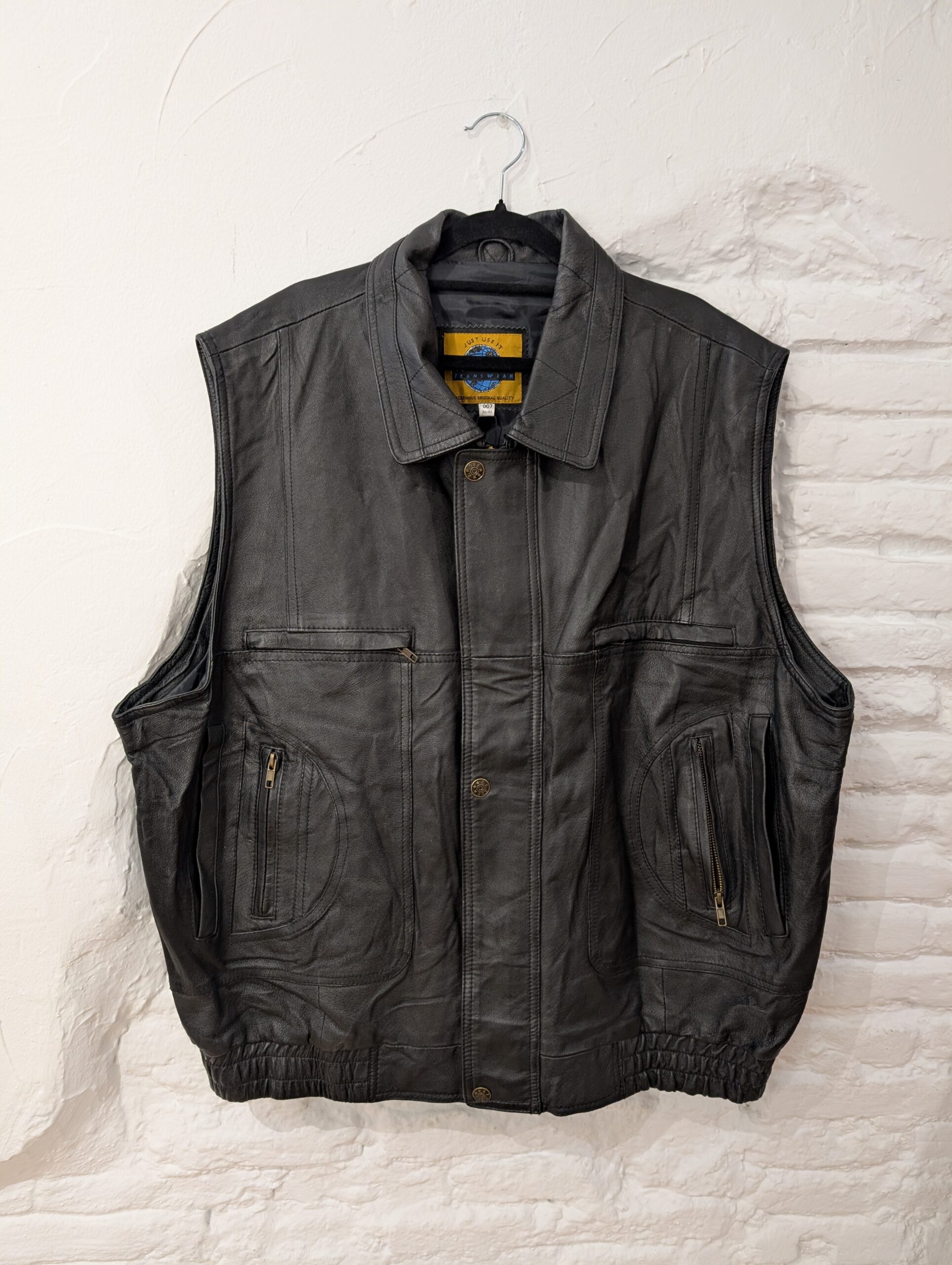 CHALECO NEGRO DE PIEL JOHN F GEE