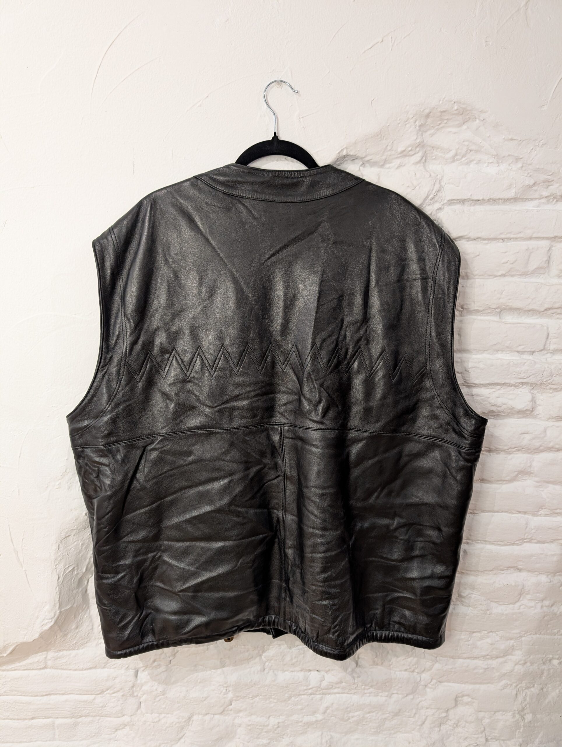 CHALECO NEGRO DE PIEL VULS NOUS - Imagen 3