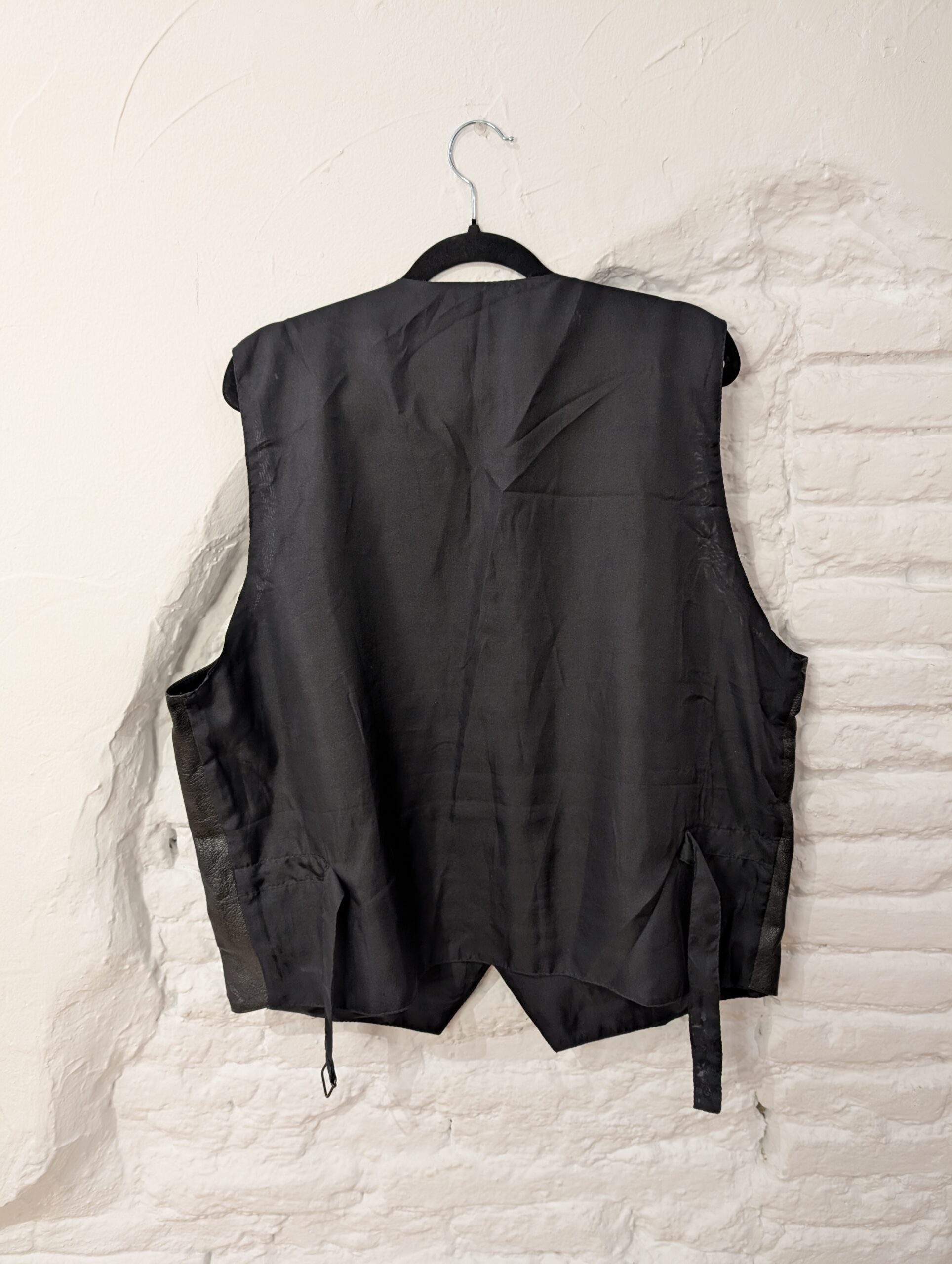 CHALECO NEGRO DE PIEL TIPO TRAJE - Imagen 3