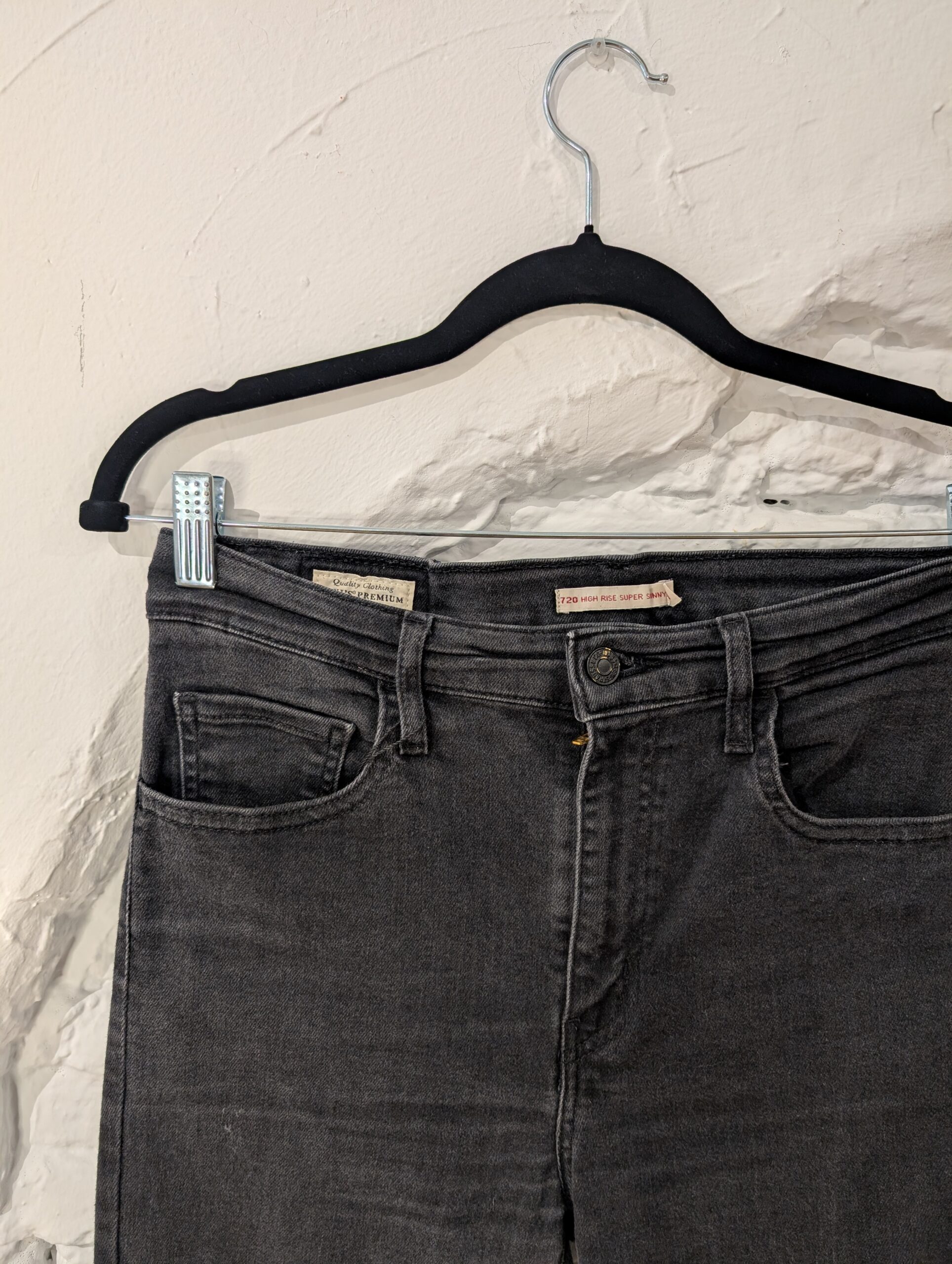 LEVI'S 720 HIGH RISE SUPER SKINNY GRIS - Imagen 2